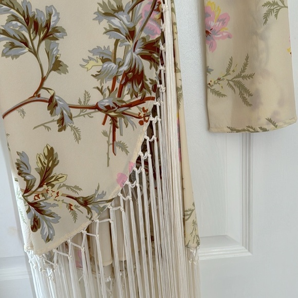 NWT Wrap Dress in Floral Print with Fringe Detail - Picture 9 of 10